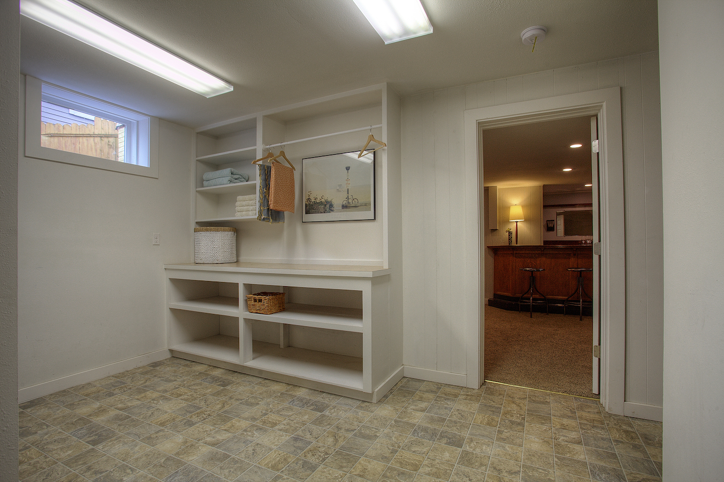 17 Laundry room bar Jenny Wetzel Homes